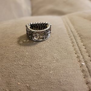 Paparazzi gunmetal floral stretchback ring
